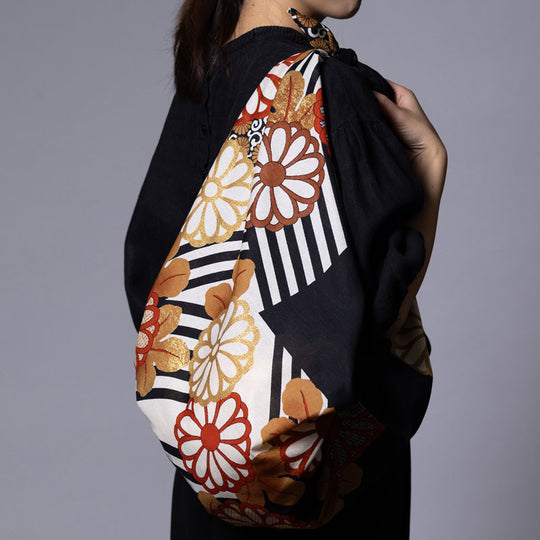 120 Setsugekka Kimono with Chrysanthemum on Flowing Water Pattern | Black